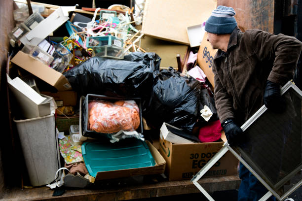 Best Garage Cleanout  in Elsmere, DE